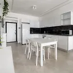 Caesar Blue Seaside Luxury Apartment