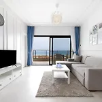 Caesar Blue Seaside Luxury Apartment Gastria