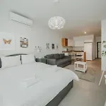 Caesar Blue Seaside Luxury