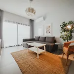 Caesar Blue Seaside Luxury Gastria