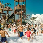 Caesar Blue Seaside Luxury Apartment