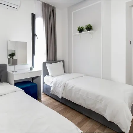 Caesar Blue Seaside Luxury