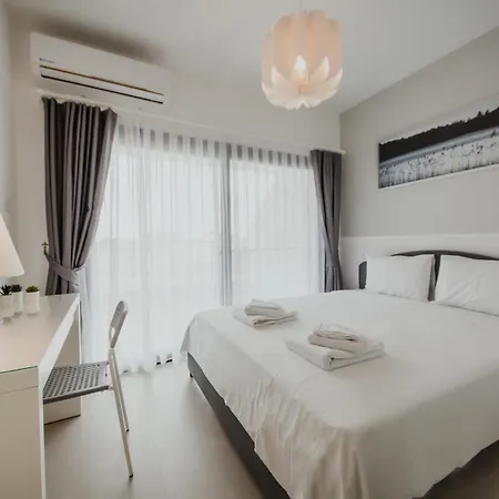 Caesar Blue Seaside Luxury