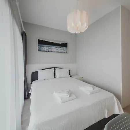 Caesar Blue Seaside Luxury Apartament Gastria