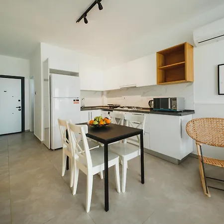 Caesar Blue Seaside Luxury