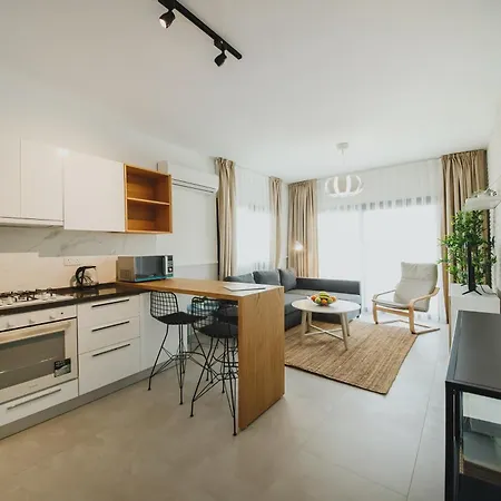 Caesar Blue Seaside Luxury *