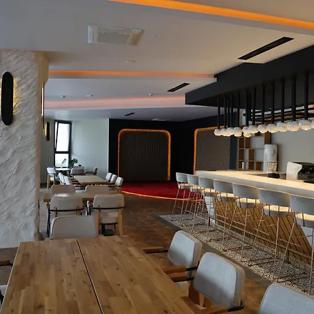 Caesar Blue Seaside Luxury *