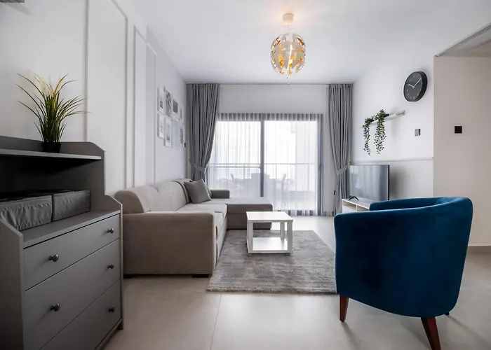 Caesar Blue Seaside Luxury *