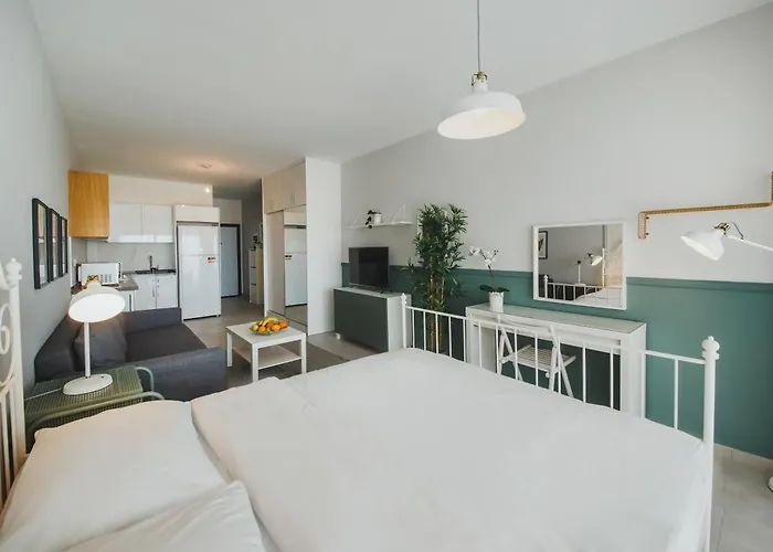 Caesar Blue Seaside Luxury * Gastria