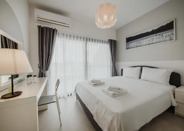 Caesar Blue Seaside Luxury