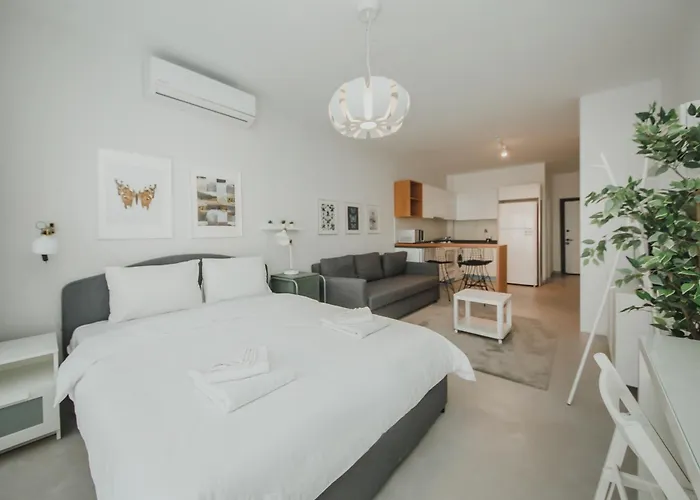 Caesar Blue Seaside Luxury