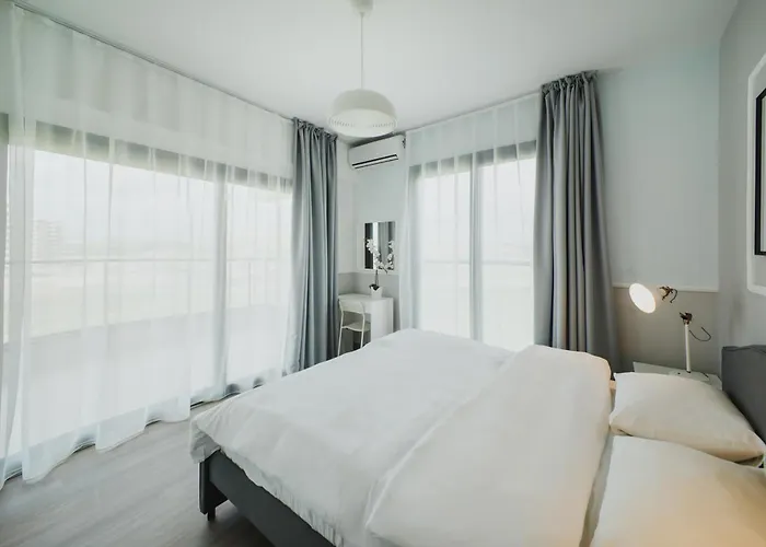 Caesar Blue Seaside Luxury *