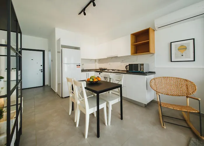 Caesar Blue Seaside Luxury